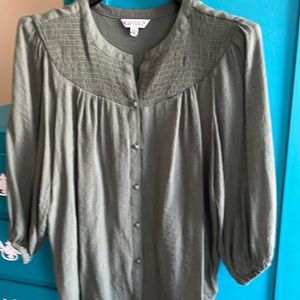 Womens top size medium, olive green